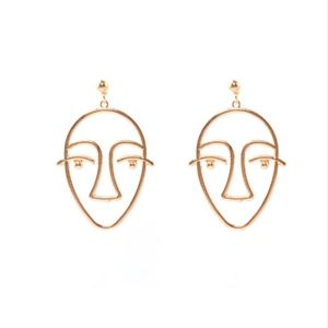 2 LEFT! Face earrings❄️